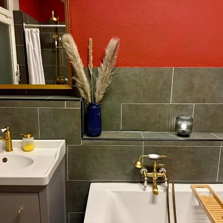 Luxury 5br - Chic & Spacious - Families Apartment *