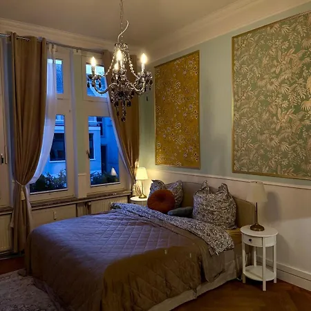Luxury 5br - Chic & Spacious - Families Apartment *