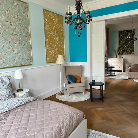 Luxury 5br - Chic & Spacious - Families Apartment