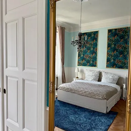 Luxury 5br - Chic & Spacious - Families Apartment *