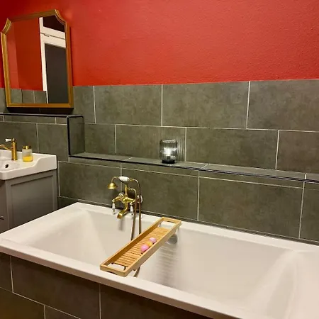 Luxury 5br | Chic & Spacious | Families Apartment