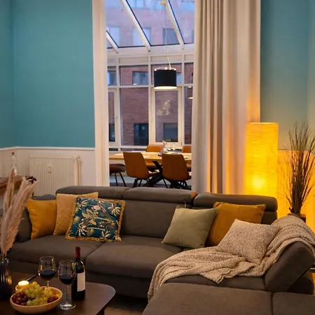 Luxury 5br | Chic & Spacious | Families Apartment