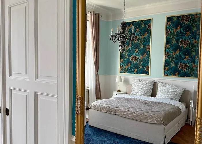 Luxury 5br - Chic & Spacious - Families 公寓 *